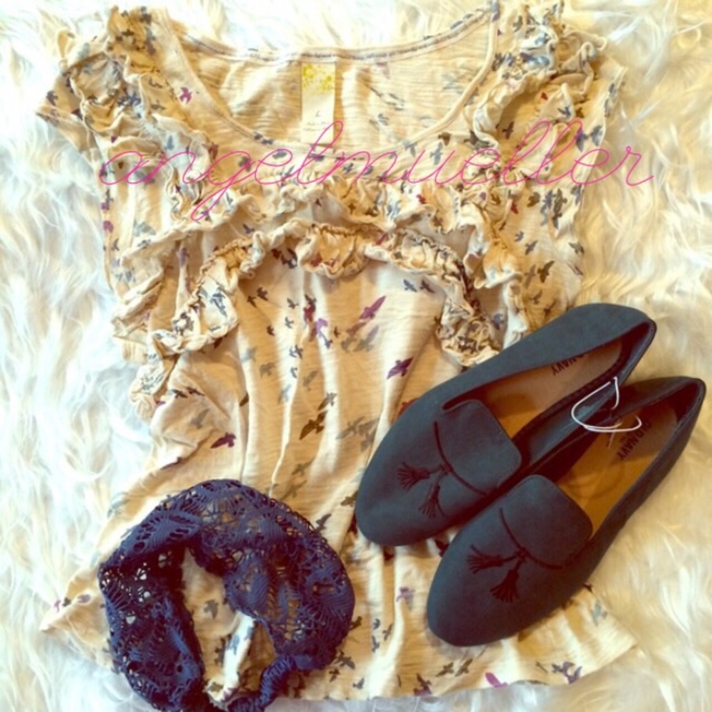 🆕 Anthropologie bird and ruffle top